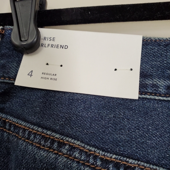 NWT American Eagle Hi-Rise Girlfriend Jean Size 4 Darkness Falls - Picture 4 of 7